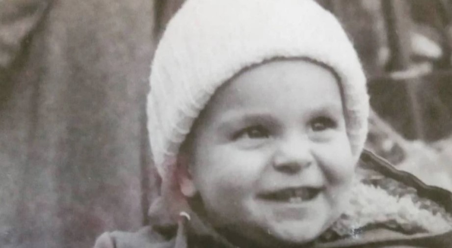 JEDAN OD NAŠIH NAJZGODNIJIH GUMACA Da li prepoznajete ovog preslatkog dječaka, žene ga obožavaju (FOTO)