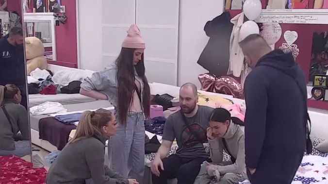 HELGA SE VRATILA Zvezdan pokušao da ublaži Anitinu tugu zbog djeteta, a onda se pojavila Anđela