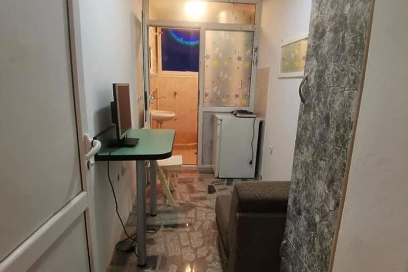 Još jedan suludi oglas za izdavanje stana iz komšiluka: "Hodnik" u Srbiji za samo 200 eura (FOTO)