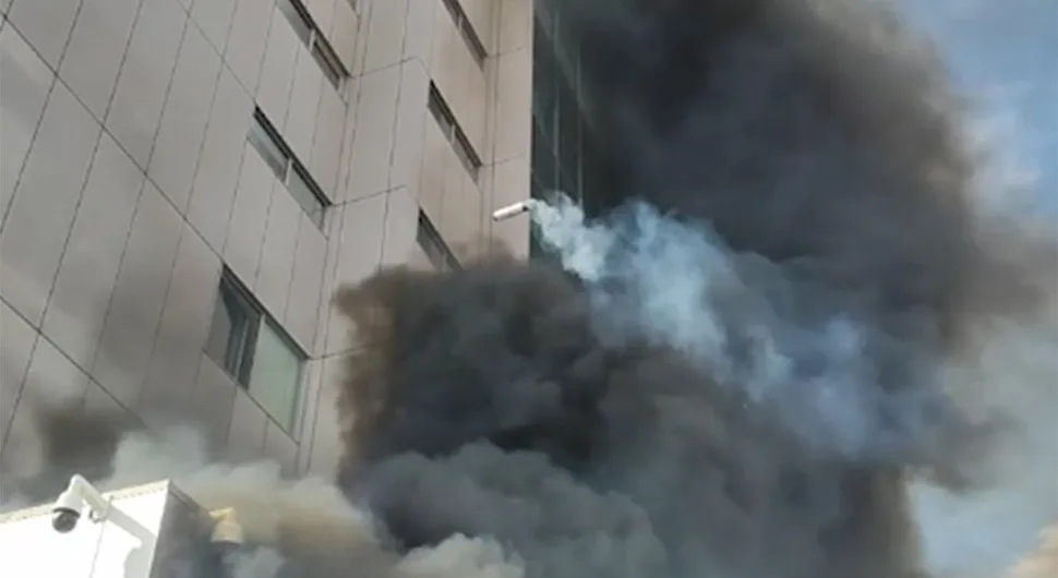 PROTESTI U PRIŠTINI Dimnim bombama tražili ostavku Kurtija
