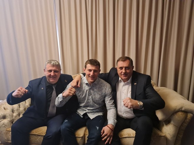 ZAGRLJENI DODIK I MAJDOV Razgovarali o unapređenju sporta u Srpskoj (FOTO)