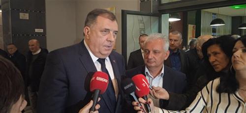 DODIK SA OFICIRIMA I KOMADANTIMA VRS I MUP: "Iskren razgovor sa patriotama, najzaslužnijim za odbranu Srpske" (FOTO)