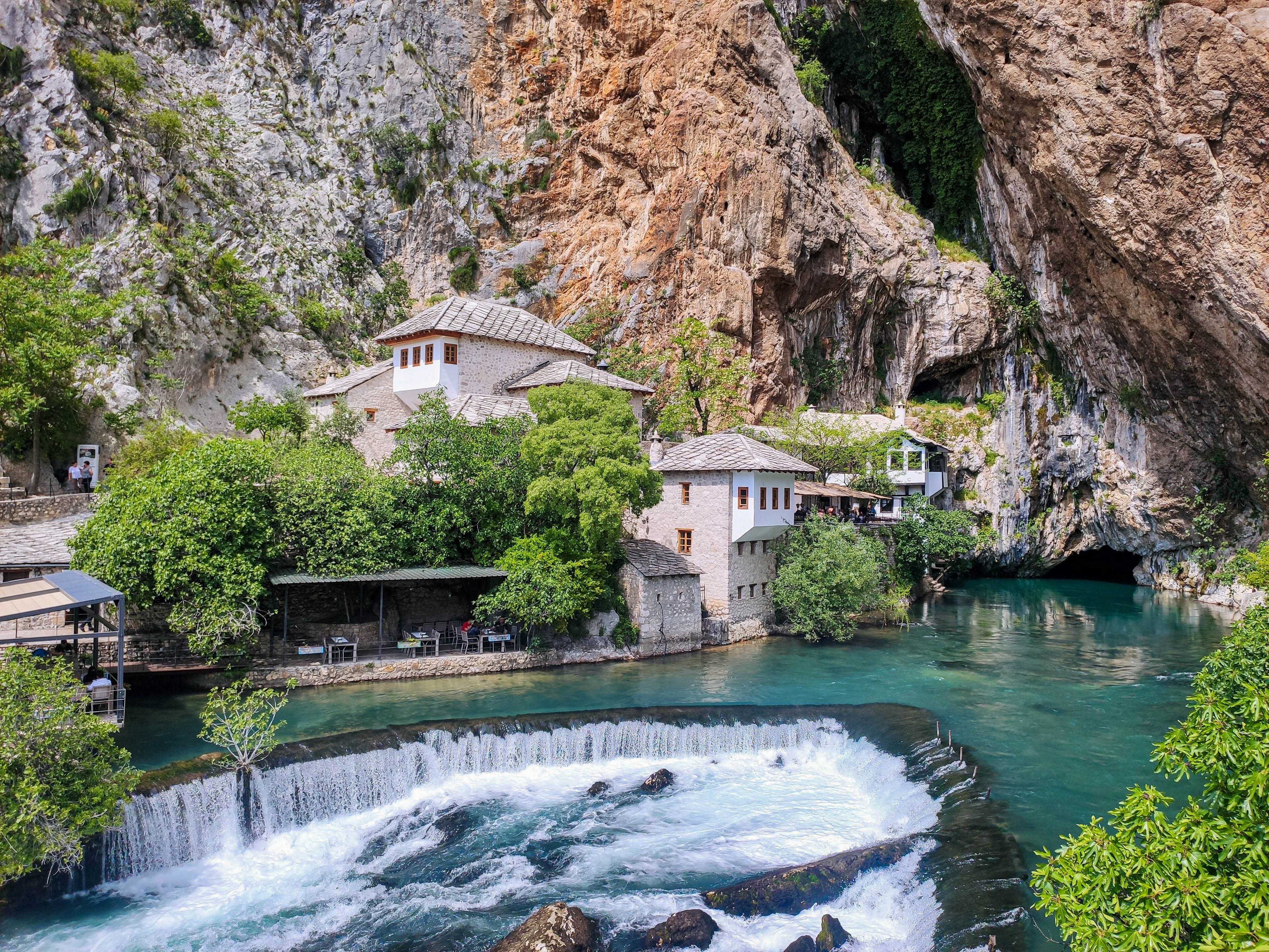 Nestvarno lijepo vrelo rijeke Bune savršena je destinacija za prve proljetne izlete