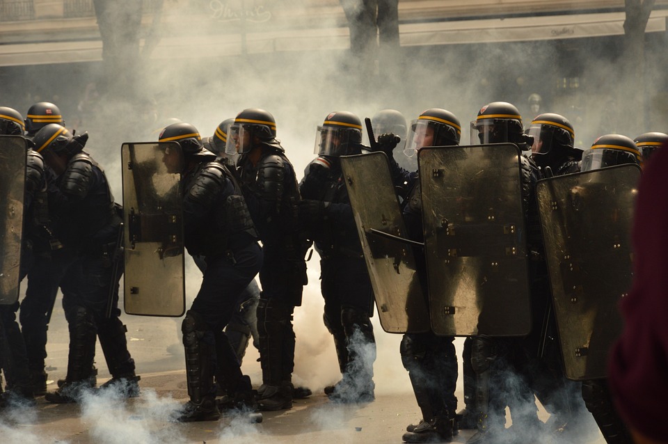 RIZIK OD NOVOG NASILJA Težak dan pred Francuzima, na ulicama 13.000 policajaca