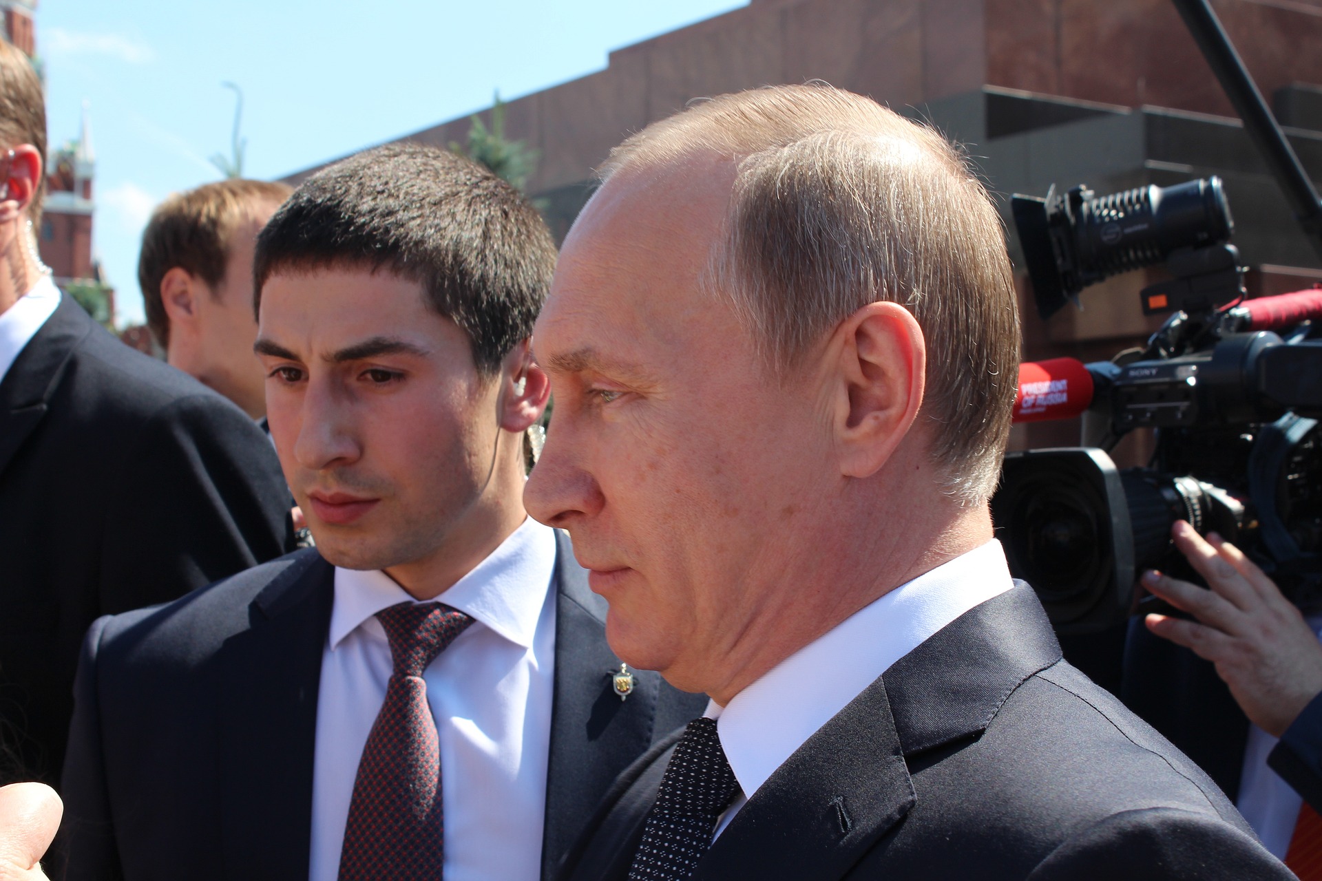 OBJAVLJENI DETALJI NALOGA KOJI JE IZDAO HAG Evo za koje zločine se tereti Vladimir Putin
