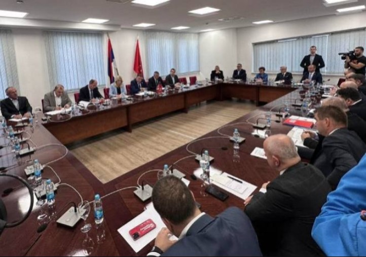 U BANJALUCI SASTANAK VLADAJUĆE KOALICIJE Na dnevnom redu kadrovska pitanja i legislativa