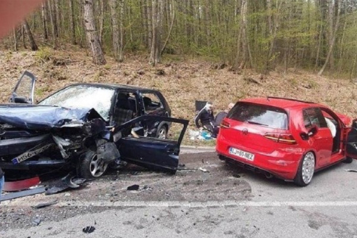 TEŽAK UDES KOD CAZINA: Sudarila se dva vozila, uviđaj u toku (FOTO)