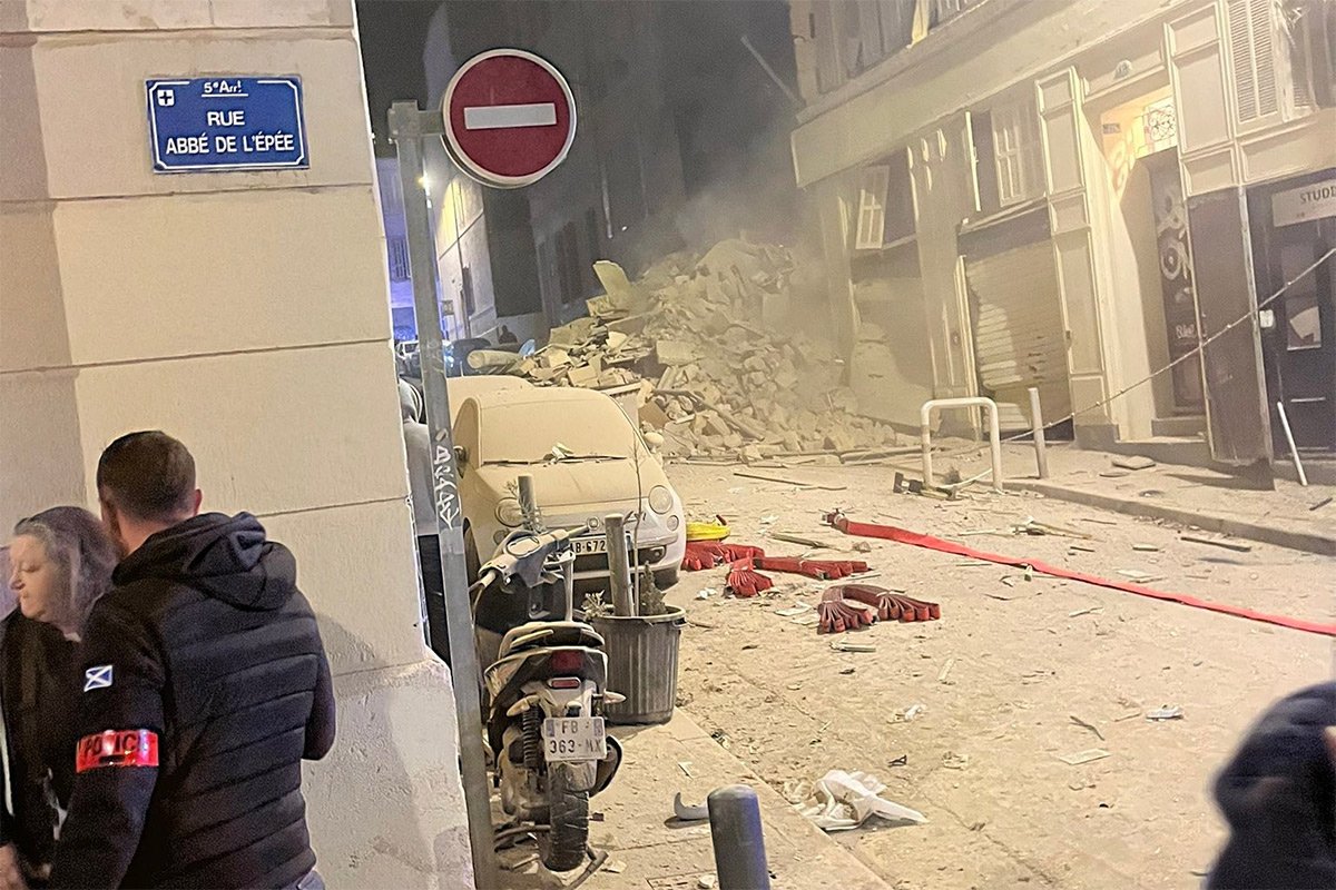 Ispod ruševina zgrada u Marseju pronađena dva tijela - potraga se nastavlja