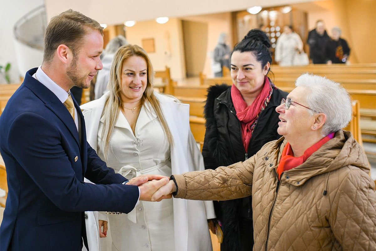 Stanivuković na uskršnjoj misi: Banjaluka grad u kojem ima mjesta za sve (FOTO)