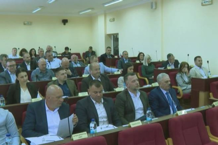 Opozvan potpredsjednik Skupštine grada Derventa zbog organizovanja posjete Milanovića