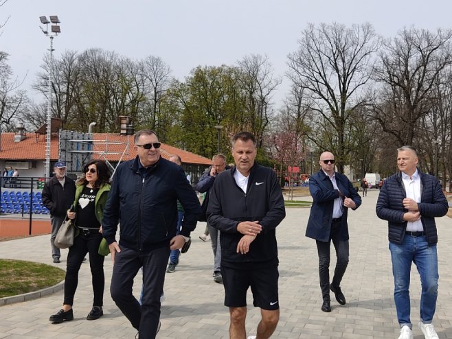 Predsjednik RS Milorad Dodik obišao teniski kompleks: Pokazaćemo cijelom svijetu da je Banjaluka grad sporta (FOTO)