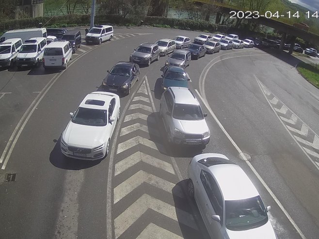 STIŽE DIJASPORA! Gužve na graničnim prelazima uoči najradosnijeg hrišćanskog praznika