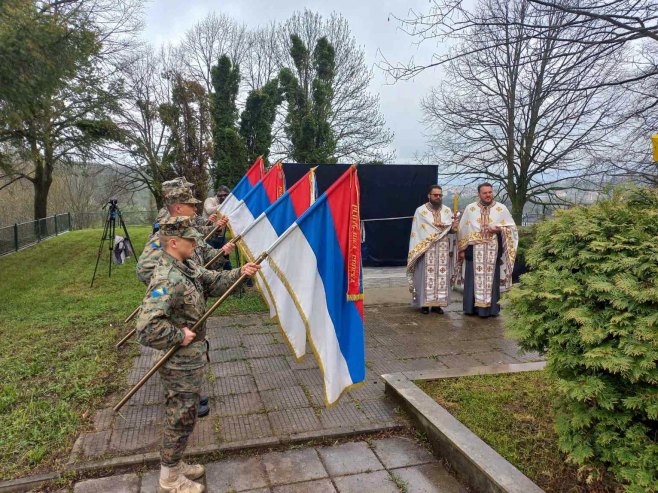 Osveštan spomenik poginulim borcima četiri banjalučke lake pješadijske brigade (FOTO)