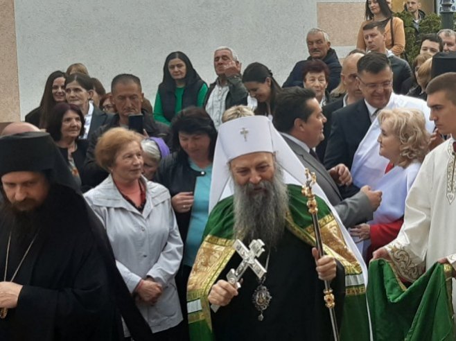 Patrijarh Porfirije osveštao obnovljeni hram Rođenja Presvete Bogorodice u Mrkonjić Gradu (FOTO)