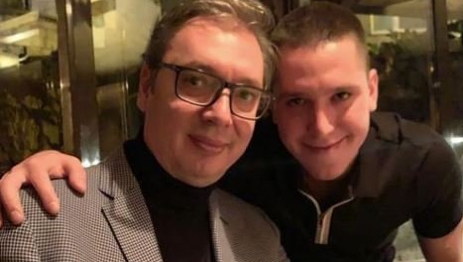 Danilo Vučić pružio podršku ocu: I grobovi naši boriće se s njima!