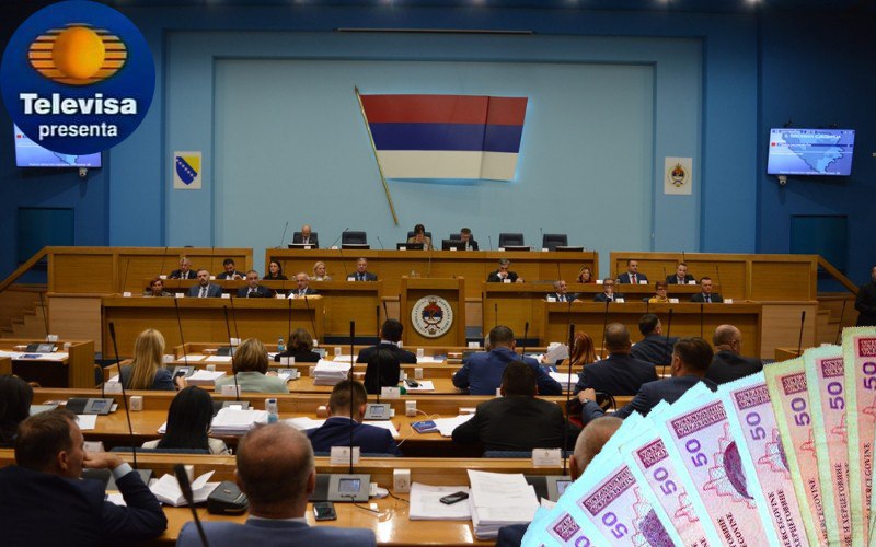 REPUBLIKA SRPSKA PRAVI SVOJE MORE! Narodna skupština postaje serija! Pare pljušte sa svih strana! Vlast dijeli šakom i kapom!