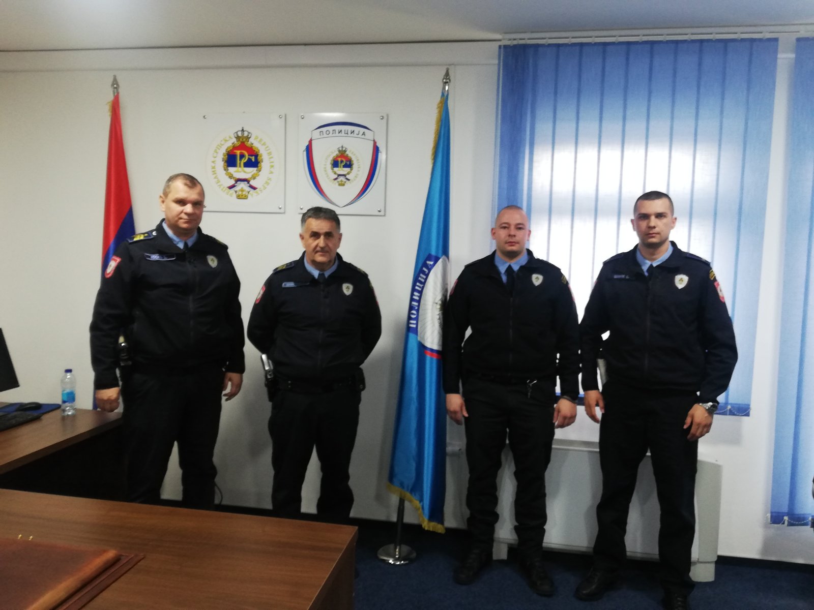POKAZALI HRABROST I POŽRTVOVANOST Prijem za policajce koji su spasili život mladiću u Gradišci (FOTO)