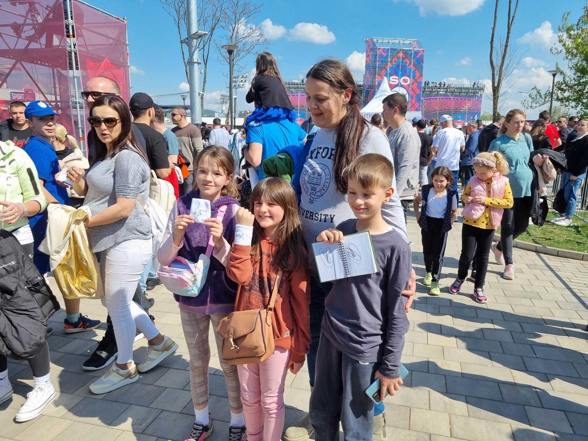 NOLE BLIZANCIMA ISPUNIO SAN Lena i Petar dobili autogram od najboljeg tenisera svijeta! Dječiji osmijeh sve bacio na koljena (FOTO)