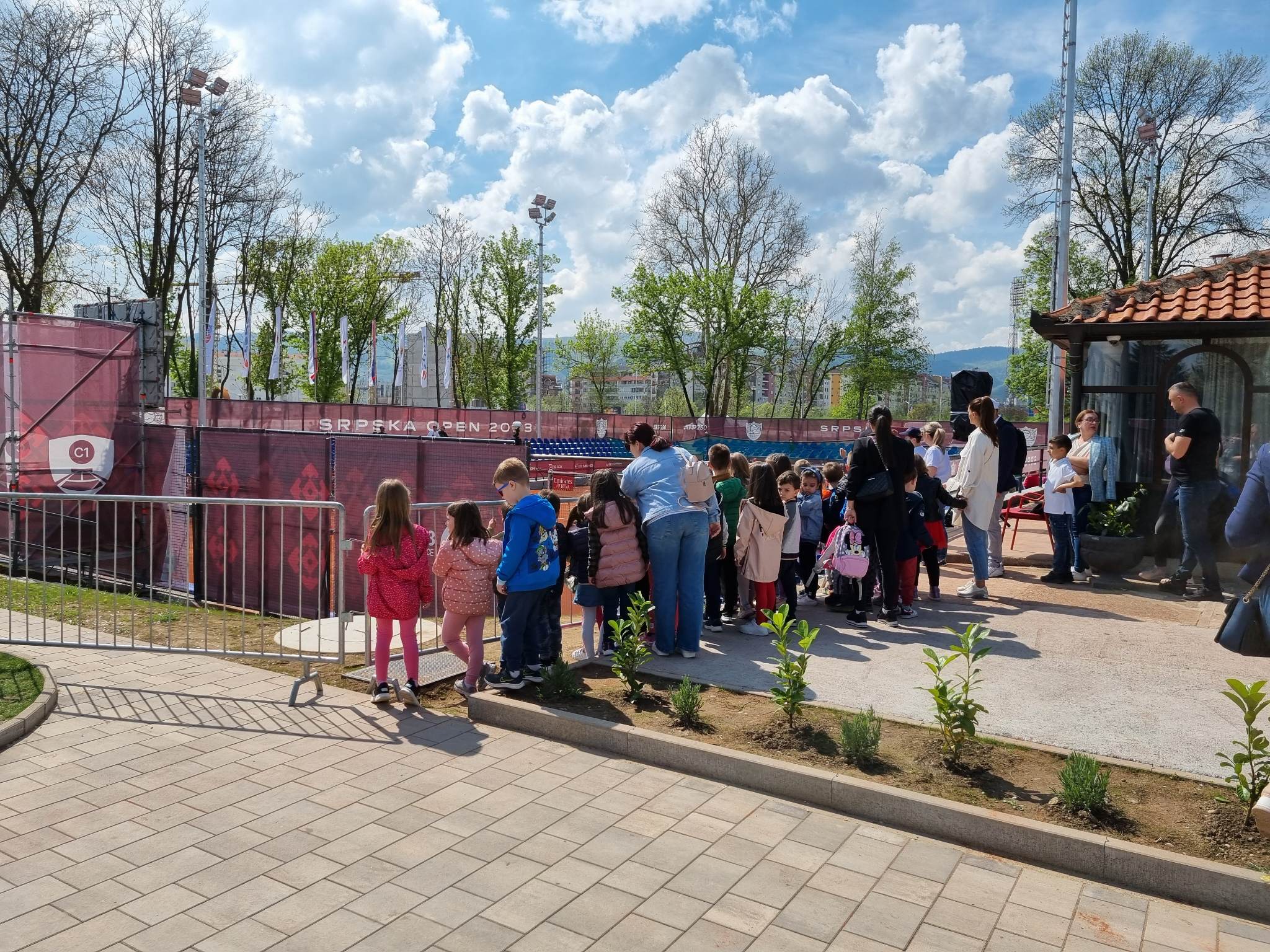DJECA SU NOLETOVI NAJJAČI NAVIJAČI Mališani "okupirali" Srpska open, svi žele da vide samo NJEGA! (FOTO)