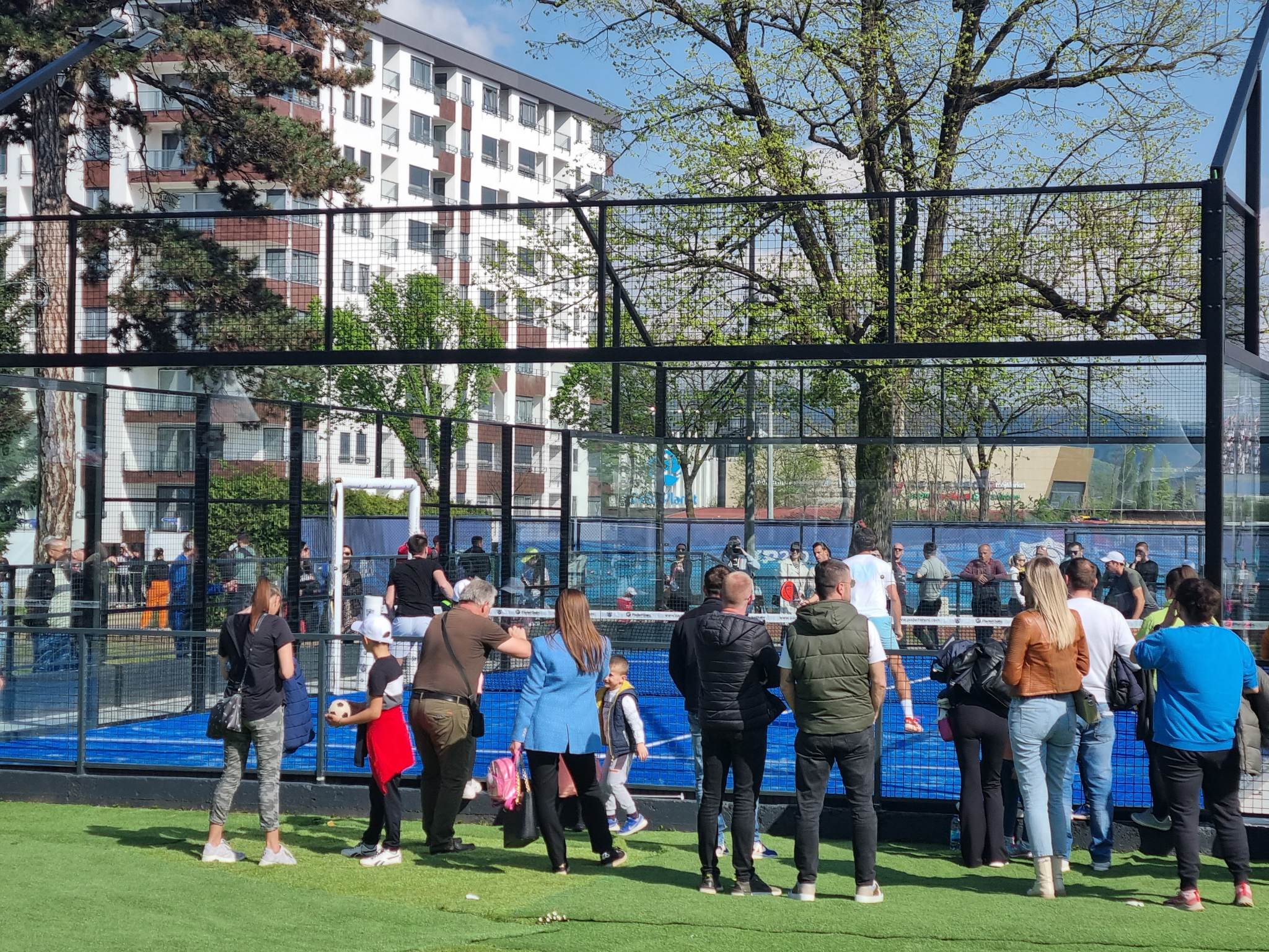 LIJEPO VRIJEME NAPUNILO SRPSKA OPEN SELO Odličnu atmosferu podgrijali i srpski teniseri: Priliku za odmor iskoristili za neobičnu igru (FOTO)