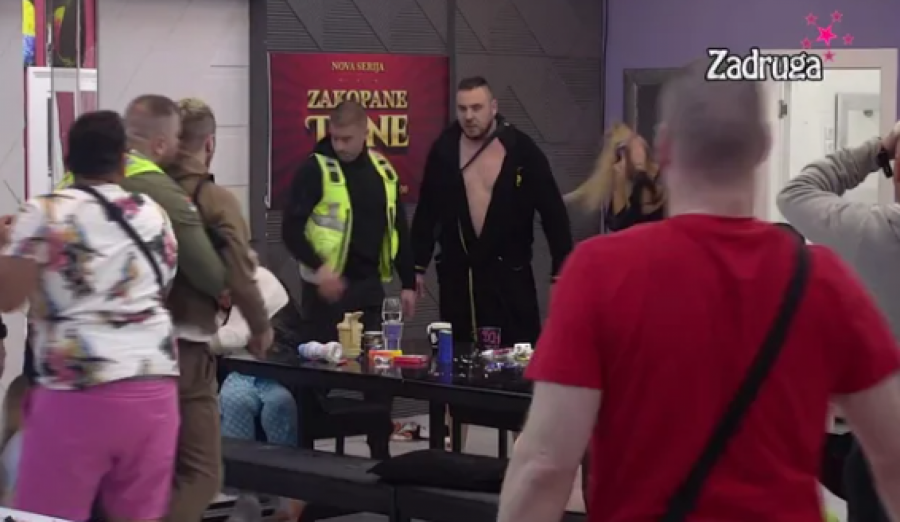 POJAVIO SE DOKAZ Isplivao snimak tuče Bilala i Cara, evo ko je zapravo krenuo prvi, otkriven i razlog sukoba! (FOTO/VIDEO)