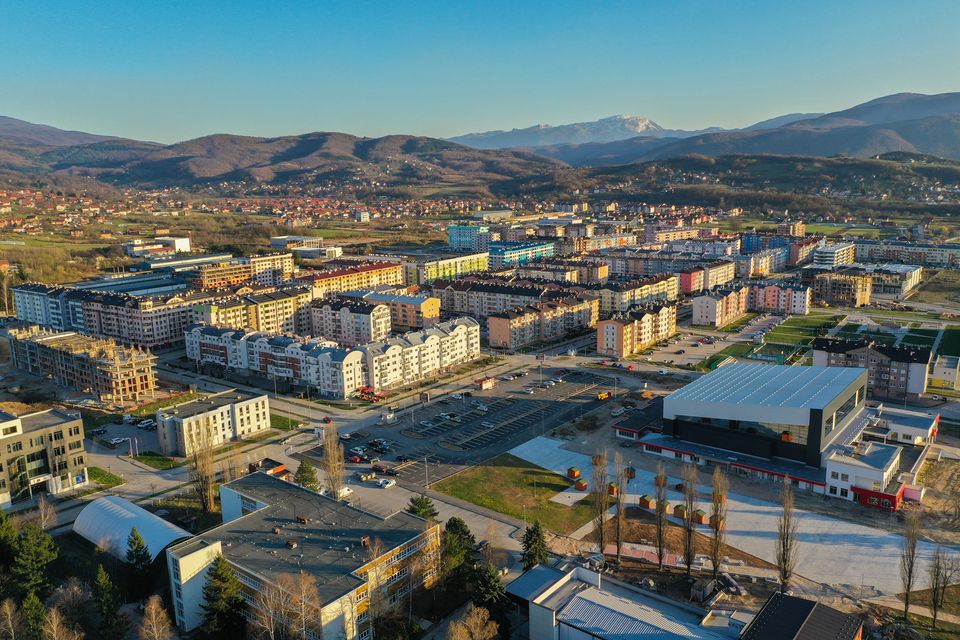 TUČA U ISTOČNOM SARAJEVU Isprebijali muškarca i ostavili ga bez svijesti na ulici