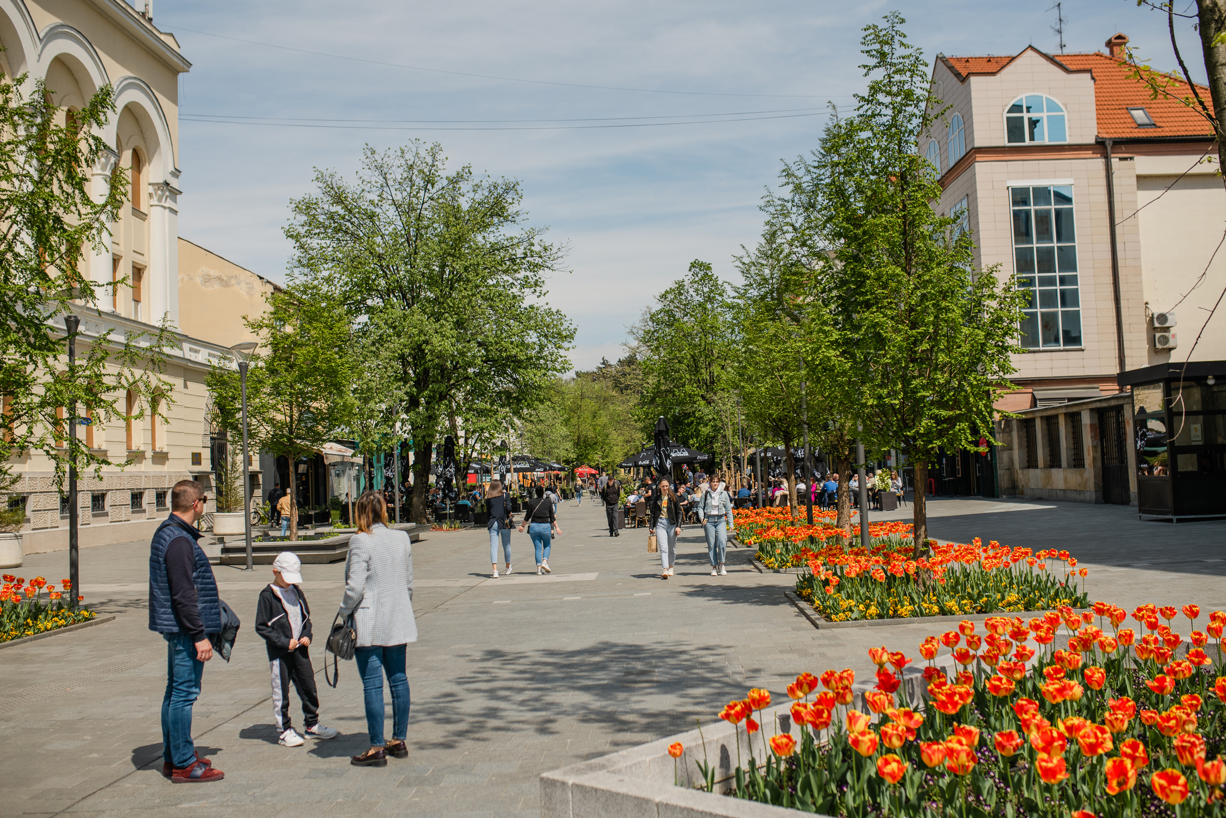 PROTESTNO OKUPLJANJE ZA 1. MAJ Na prvom mjestu moraju da budu radnici, a ne poslodavci!
