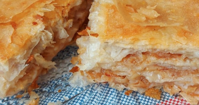 OVO JOŠ NISTE PROBALI Burek sa bananama i jabukama