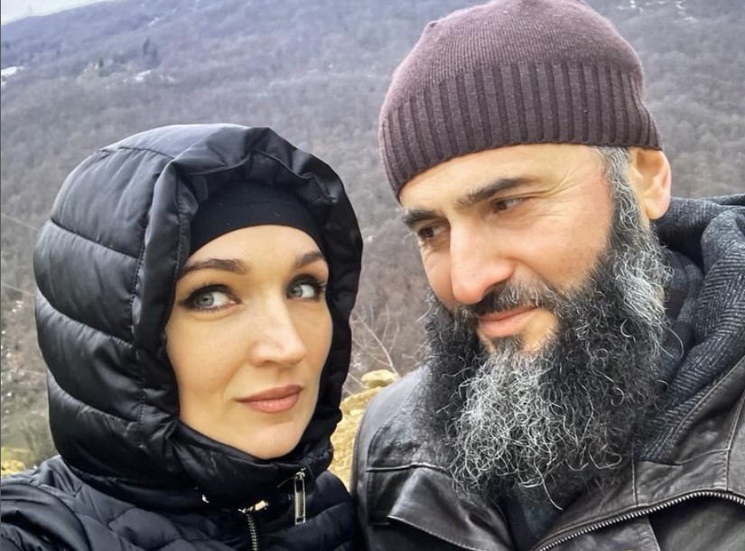 OSTAVILA EMOTIVNU PORUKU Zukorlićeva žena Elma pokazala kćerke ljepotice i velikog sina