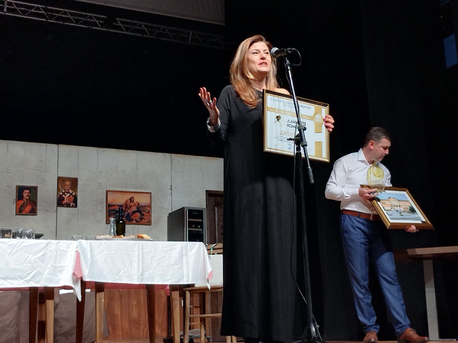 ZAVRŠENI "DANI KOMEDIJE" U BIJELJINI Dvije nagrade Narodnom pozorištu Srpske