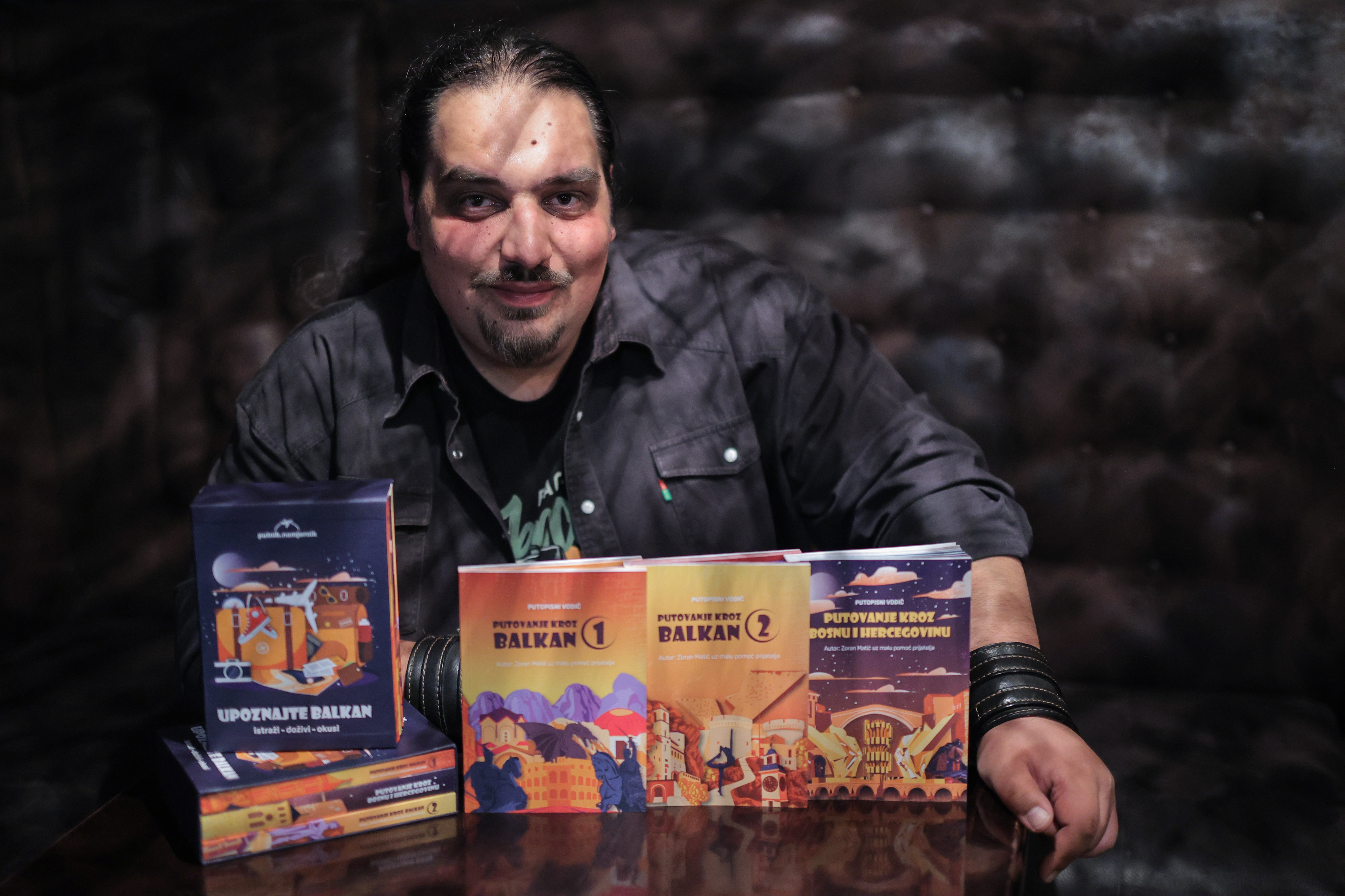 BANJALUČKI PUTOPISAC ZORAN MATIĆ PREDSTAVIO NOVE KNJIGE "Putovanje kroz Balkan" dočarava ljepote naših prostora