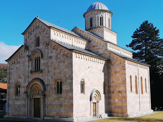 Manastir Visoki Dečani i dalje u opasnosti