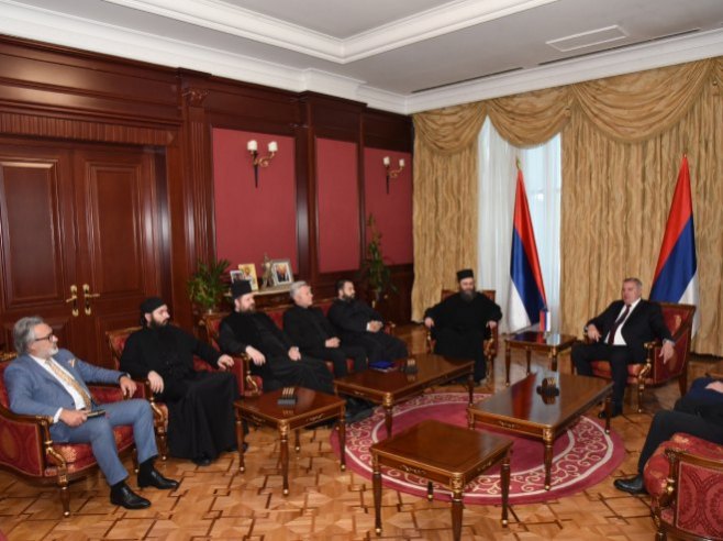 VIŠKOVIĆ SA IGUMANOM METODIJEM: Nastavićemo da pružamo nesebičnu podršku manastiru Hilandar i SPC