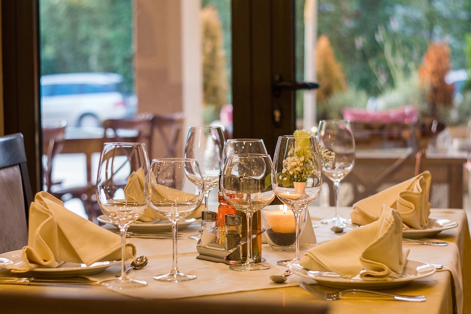 (FOTO) RADNICI OSTALI U NEVJERICI Gost restorana ostavio bakšiš od 10.000 na račun od 30 dolara