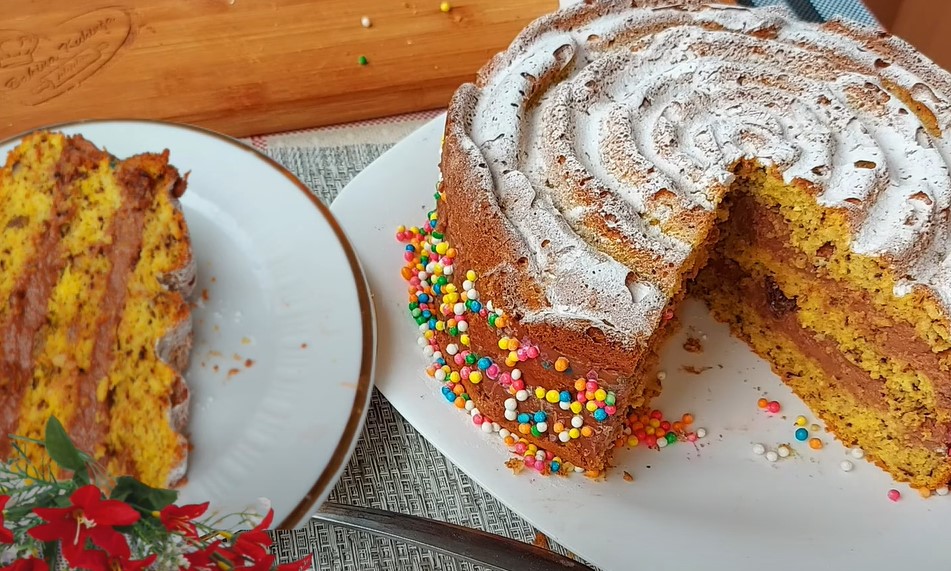 KUGLOF SA ČOKOLADNIM PUDINGOM Nijedan kolač ni torta mu nisu ravni
