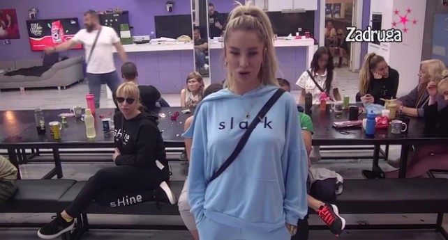 "ISJEKLA JE FILIPOVE OČI I ČUVA IH!" Matora otkrila Valentinine namjere prema Caru pred Aleks, njih dvoje priznali koliko im zapravo ljubav cvjeta! (VIDEO)