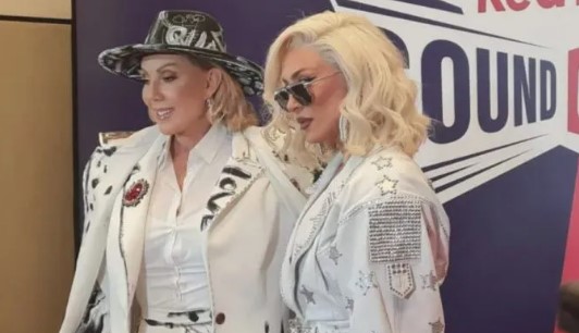 PJEVAČICE NAZDRAVILE UZ RAKIJU Lepa Brena ugostila Senidu u njenoj vili (VIDEO)