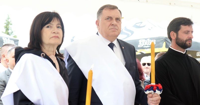 Dodik sa suprugom na osveštanju hrama Svete Trojice (FOTO)