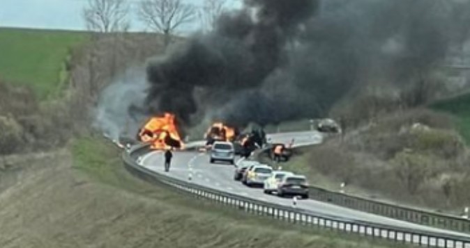 JEZIVI PRIZORI IZ NJEMAČKE U sudaru sedmoro mrtvih, od toga 6 osoba se zapalilo (FOTO)