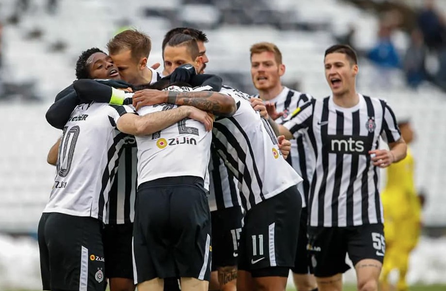(FOTO) UGOVOR NA TRI I PO GODINE Partizan ozvaničio novu saradnju