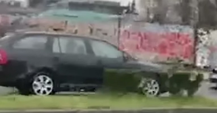 GOSPOĐA ŠOKIRALA REGION Vozila u suprotnom smjeru kroz grad! (VIDEO)