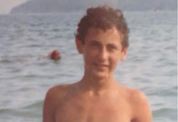 POGAĐATE LI O KOME SE RADI Nekada mali zvrk, a danas kralj estrade: Da li je ovo najveća transformacija ikada?