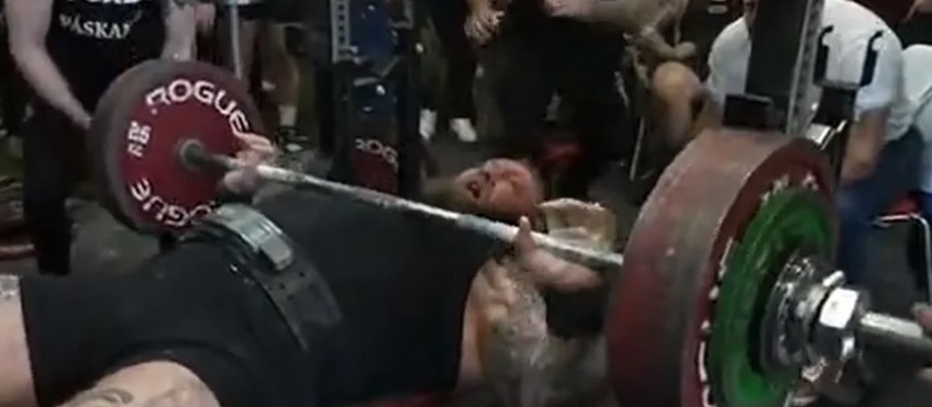 OD NJEGOVOG KRIKA ĆE VAS PROĆI JEZA Najjači čovjek na svijetu pokušao dići 252 kg, a onda se desila nesreća (VIDEO)
