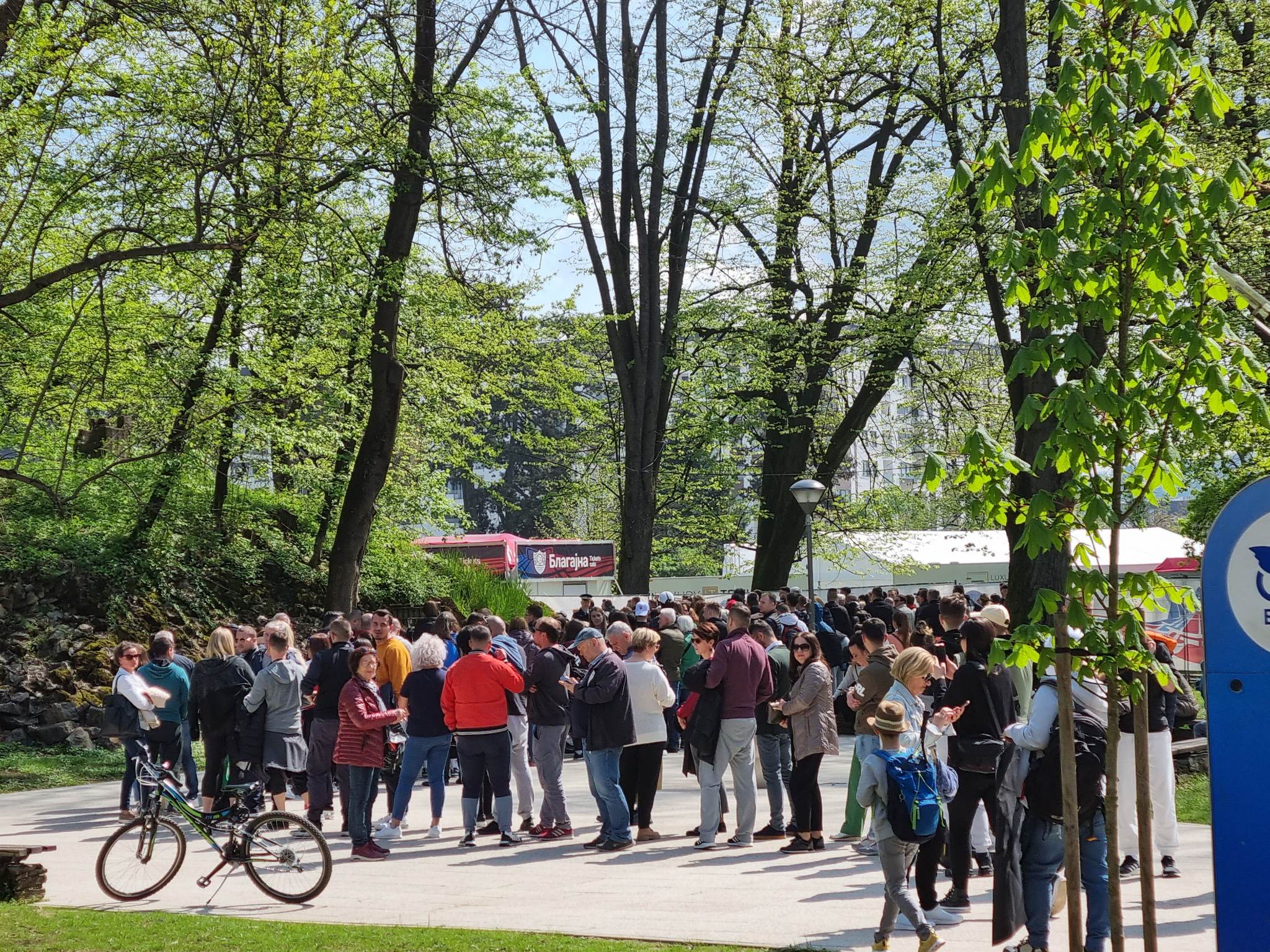 "ČEKAM OD 4 UJUTRU" Pomama za kartama ne prestaje; Banjalučani i turisti žude da vide najvećeg od najvećih