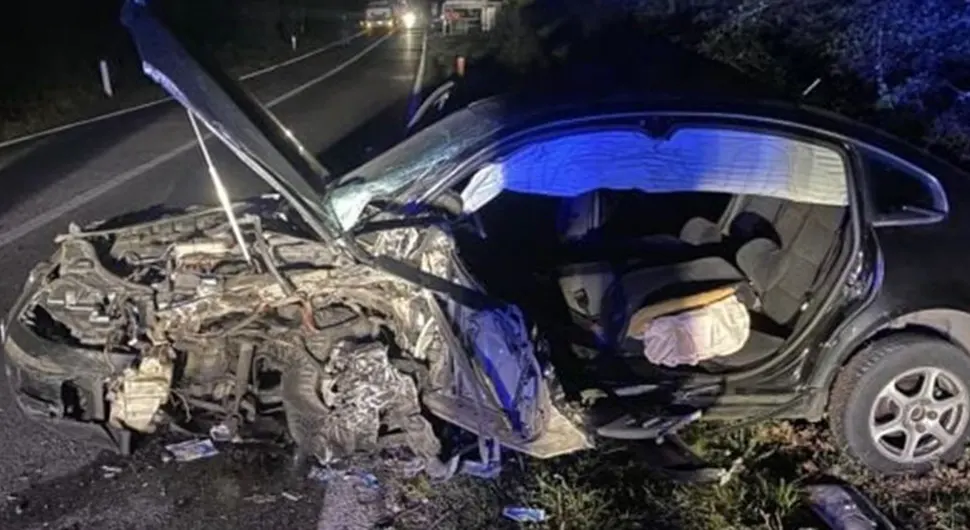 STRAVIČNA SAOBRAĆAJKA KOD MOSTARA Sudarili se kamion i automobil, intervenisali i vatrogasci