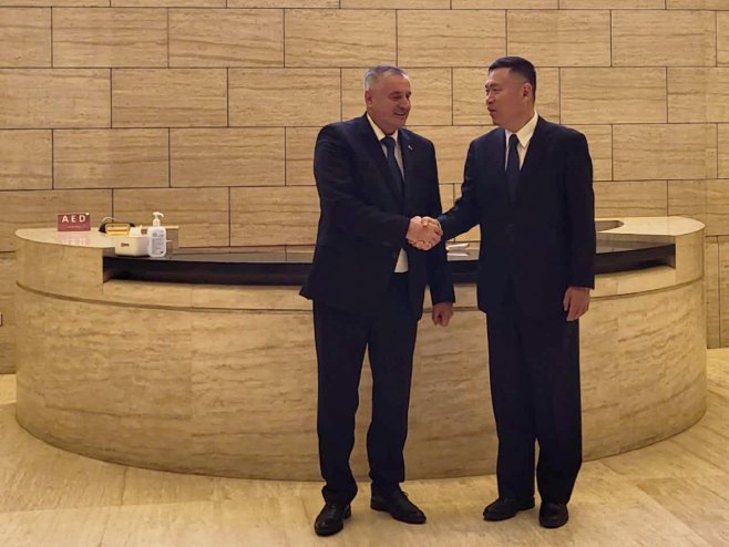 DOBOJSKA BOLNICA GOTOVA DO KRAJA GODINE Višković sa potpredsjednikom Sinofarma