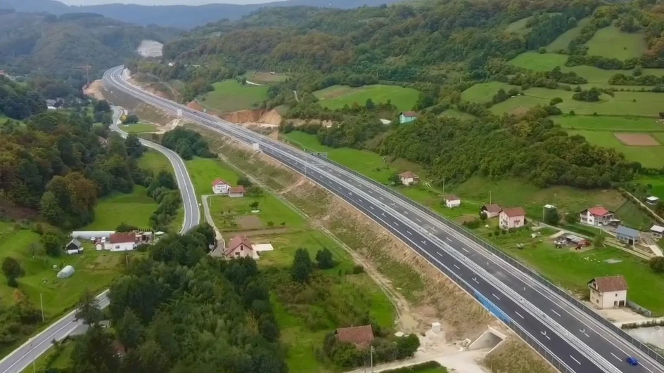 Na računima UIO stotine miliona od putarina, vlast bez dogovora