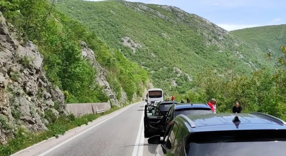 STRAVIČNA NESREĆA KOD BUGOJNA Automobilom usmrtio biciklistu