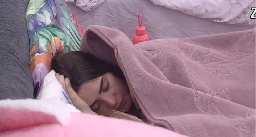 Đuričićeva zabrinula sve potezom: Anđela popila tablete za smirenje, zadrugari nisu mogli da je probude
