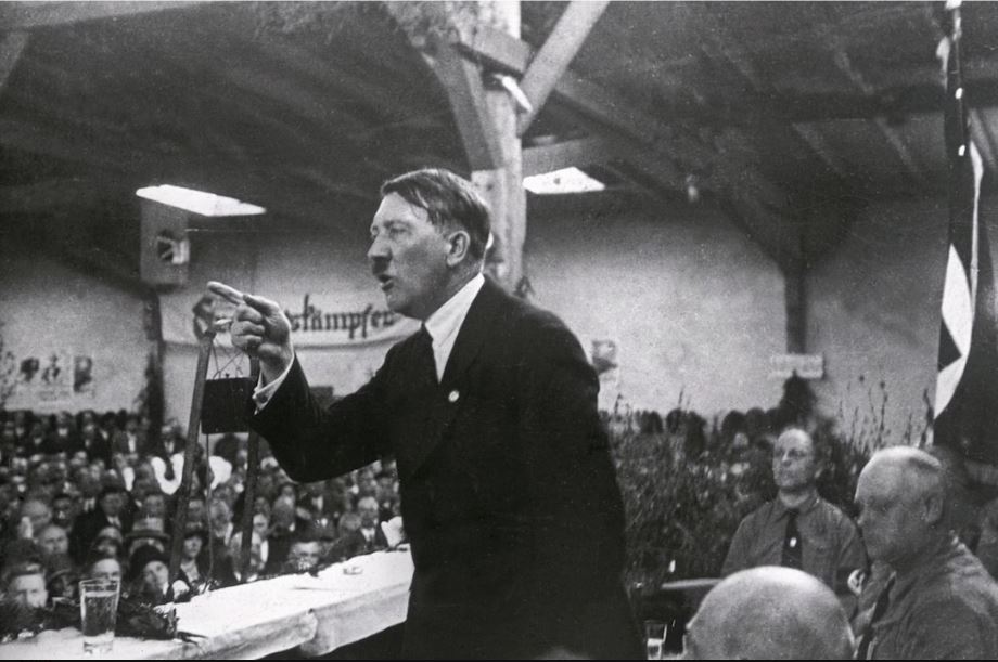 NEVJEROVATNE ČINJENICE O HITLERU Želio da bude umjetnik i sveštenik, a postao najveće zlo čovječanstva